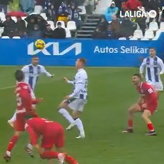 ¿Qué es poesía?, dices mientras clavas en mi pupila tu pupila azul. ¿Qué es poesía? ¿Y tú me lo preguntas? Poesía... Eres tú. Diego García Campos #LALIGAHighlights #DerbiHistórico