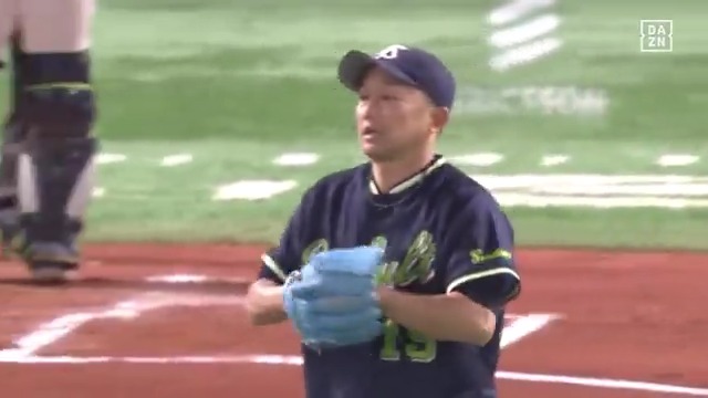 熟練の投球術は今年も健在 45歳 #石川雅規 柳田悠岐から三振 “野球一本” 「DAZN BASEBALL」 月々2,300円 （年間プラン・月々払い） 初月無料！4/14まで 登録はこちら⏬ ⚾プロ野球 オープン戦(2025/3/4) 🌸ソフトバンク×ヤクルト #DAZNプロ野球 #swallows