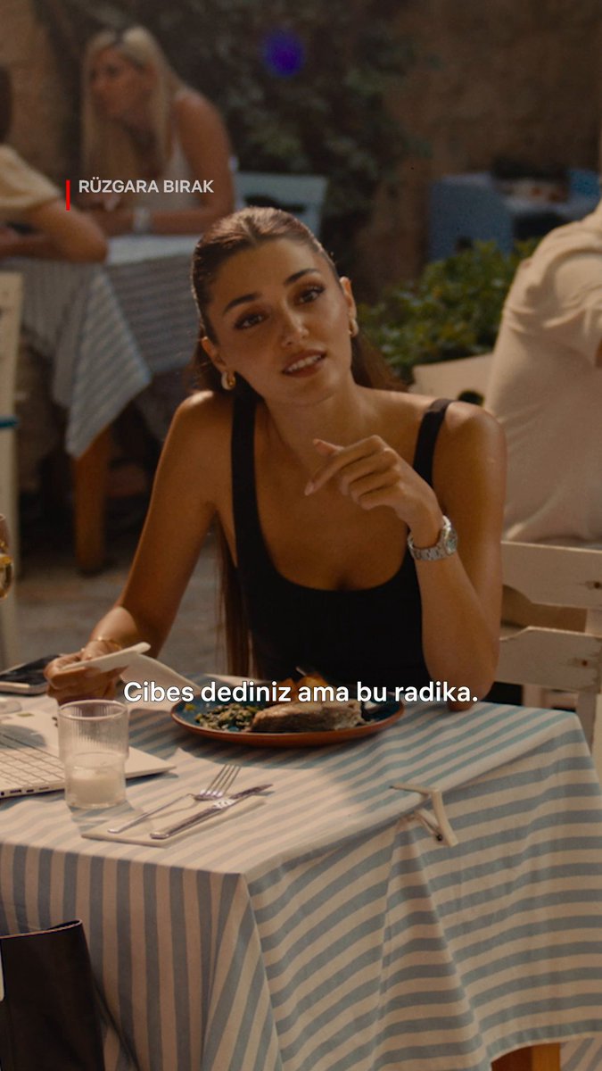 Büyük aşklar gıcıklık ve asabiyetle başlar.