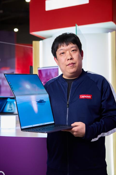 The industry's first outward-folding laptop, the Lenovo ThinkBook “codename Flip” AI PC Concept, features an 18.1" flexible OLED display that bends to your every need, powered by @Intel Core Ultra Processors. Learn more: | #LenovoMWC #AIPC