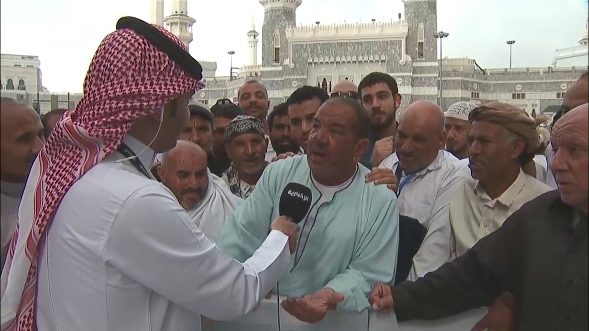 معتمر مصري يتحدث بعفوية: الله يوفق الملك وولي العهد.. دخلت المستشفى وعالجوني مجاناً بشكل سريع، ومنذ سنوات أتردد على السعودية ولم أفقد أي شيء مما أملك. -