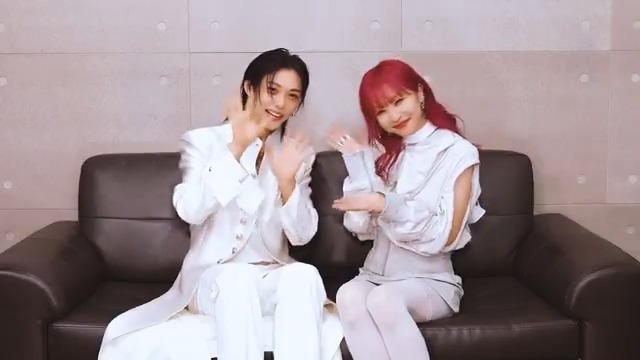 #LiSA(LiSA) 「#ReawakeR」 表題曲は #Felix (Stray Kids) とのコラボ楽曲で、大ヒットTVアニメ #俺レベ2期 のOPテーマ📺 なんとっっ、2人からコメント🎥が届きました!!!ありがとうございます🎶 高音質のハイレゾも配信中なので 要チェックです🎧 LiSA_STAFF