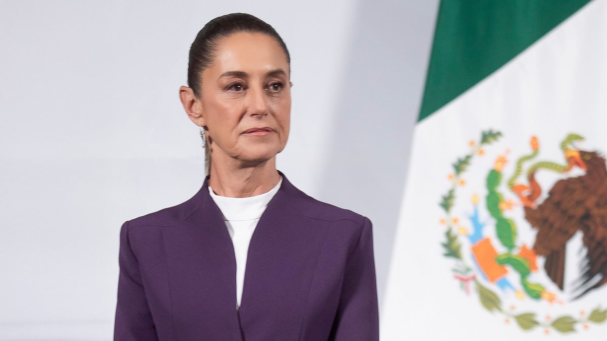 Con motivo de la imposición de aranceles a México por parte del gobierno de Estados Unidos, la presidenta Claudia Sheinbaum Pardo anuncia que este domingo 9 de marzo a las 12:00 hrs en el Zócalo informará al pueblo las medidas que tomará nuestro país. Es tiempo de la unidad y de la defensa de México.