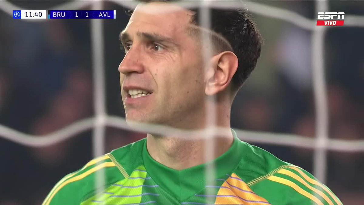 Emociona que Aston Villa tiene un arco en 0 cada 50 partidos, no es serio esto