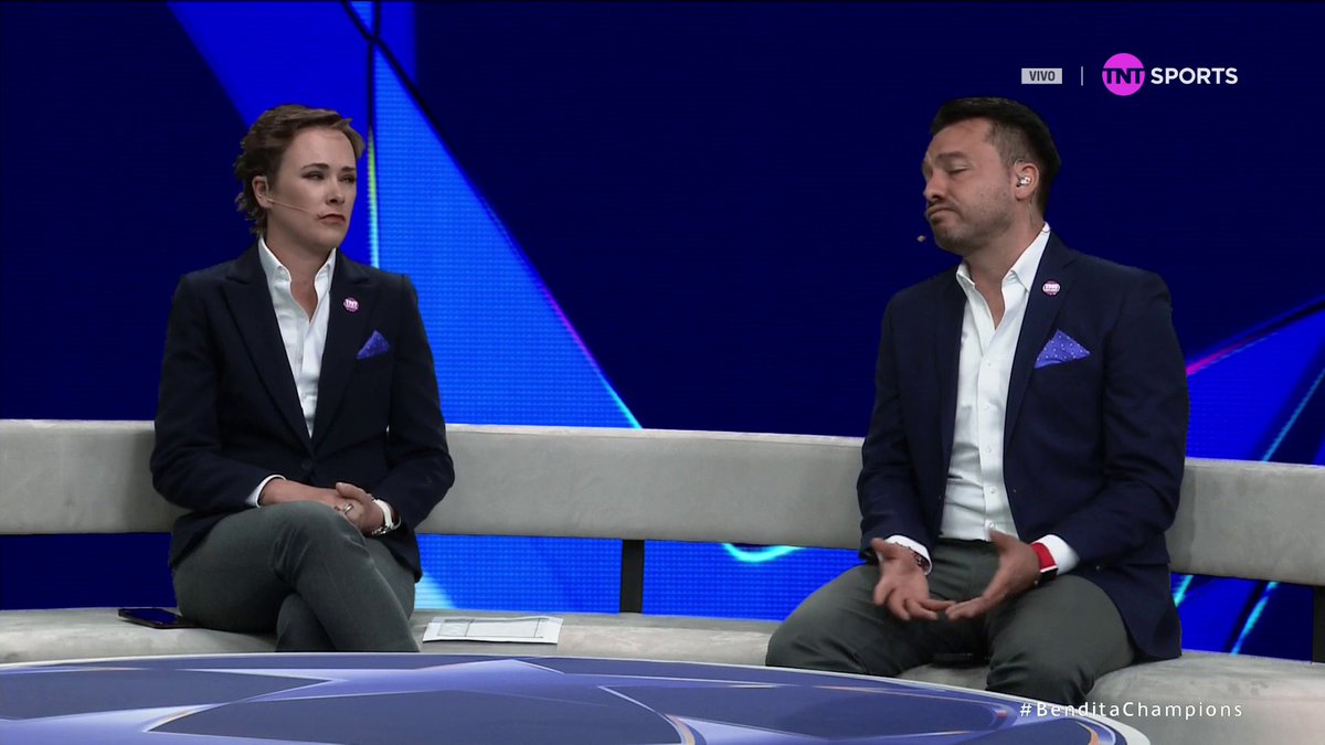LA CARA DE LA REIMERS AL LADO DE MIROSLAVA ES POESÍA JAJAJAJAJAJAJAAJAJAJAJAAJJAJAAAJAJAJAJAJAAJJAA