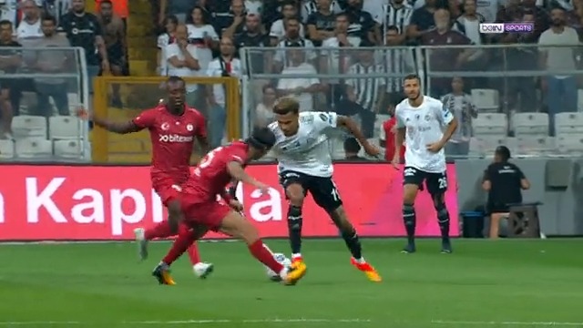 Çalıma bak, bu Dele Alli ne ümitlerle gelmişti yav, tribünün reaksiyonu da çok iyi..