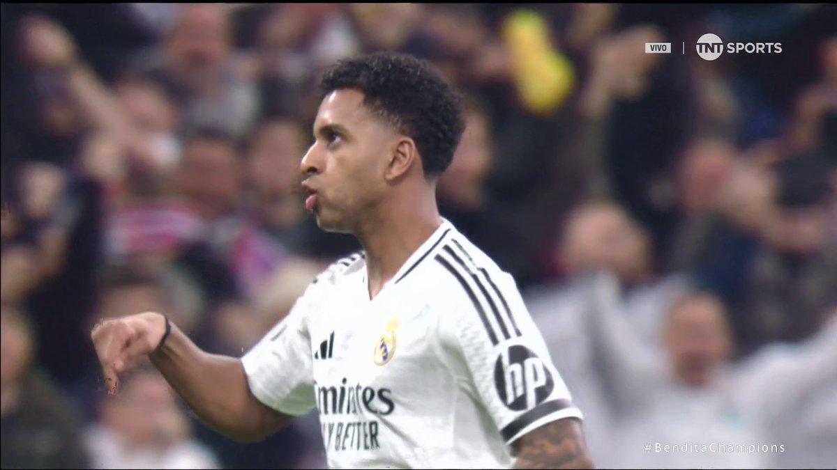 ¡GOL DEL REAL MADRID! ¡GOLAZO DE RODRYGO! 😮💨 Asistencia espectacular de Valverde y definición soberbia del brasileño para encender al Santiago Bernabéu. 🔥 🎙️ Luis Omar Tapia 🇪🇸 Real Madrid C.F. 1-0 Atlético de Madrid 🇪🇸 📲 Max Latinoamérica: #BenditaChampions