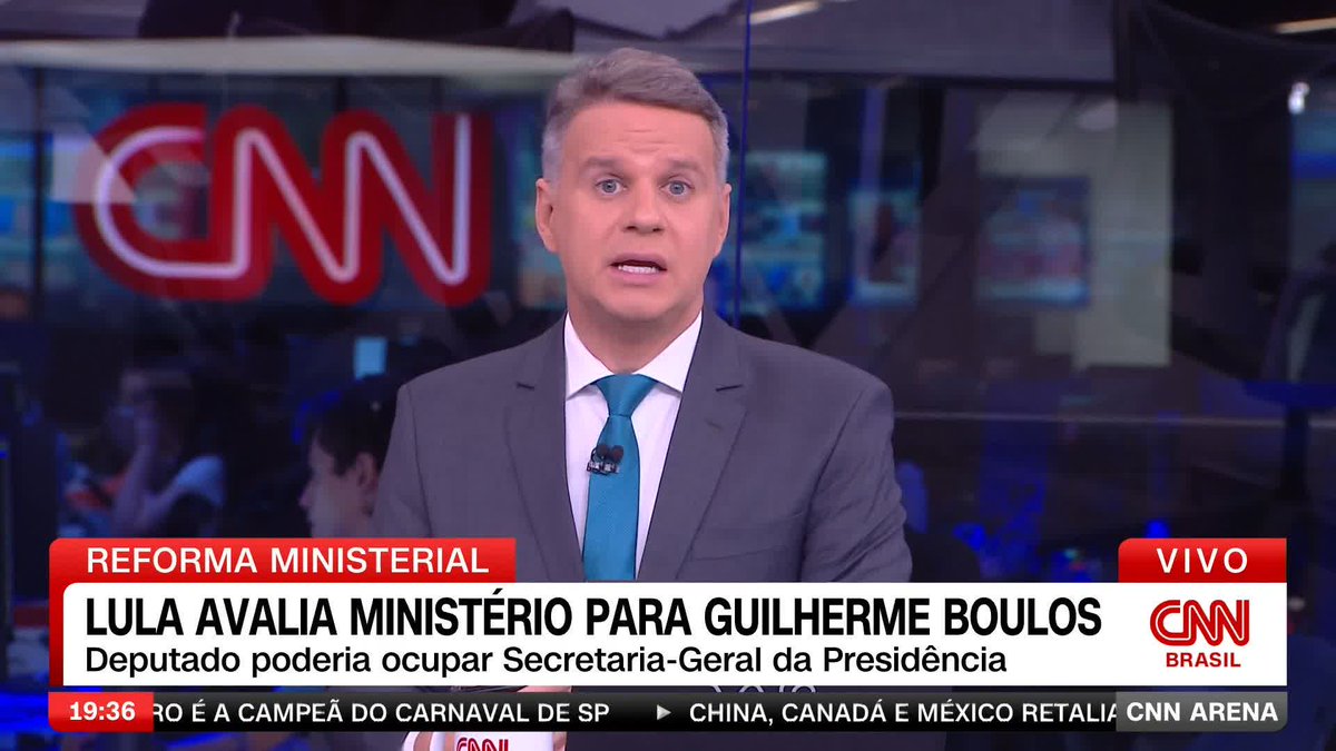 Lindbergh Farias apresentou cinco requerimentos contra a ex-primeira-dama Michelle Bolsonaro. Ele pede informações sobre denúncias de que ela teria feito uso irregular do cartão corporativo da Presidência da República. #CNNArena