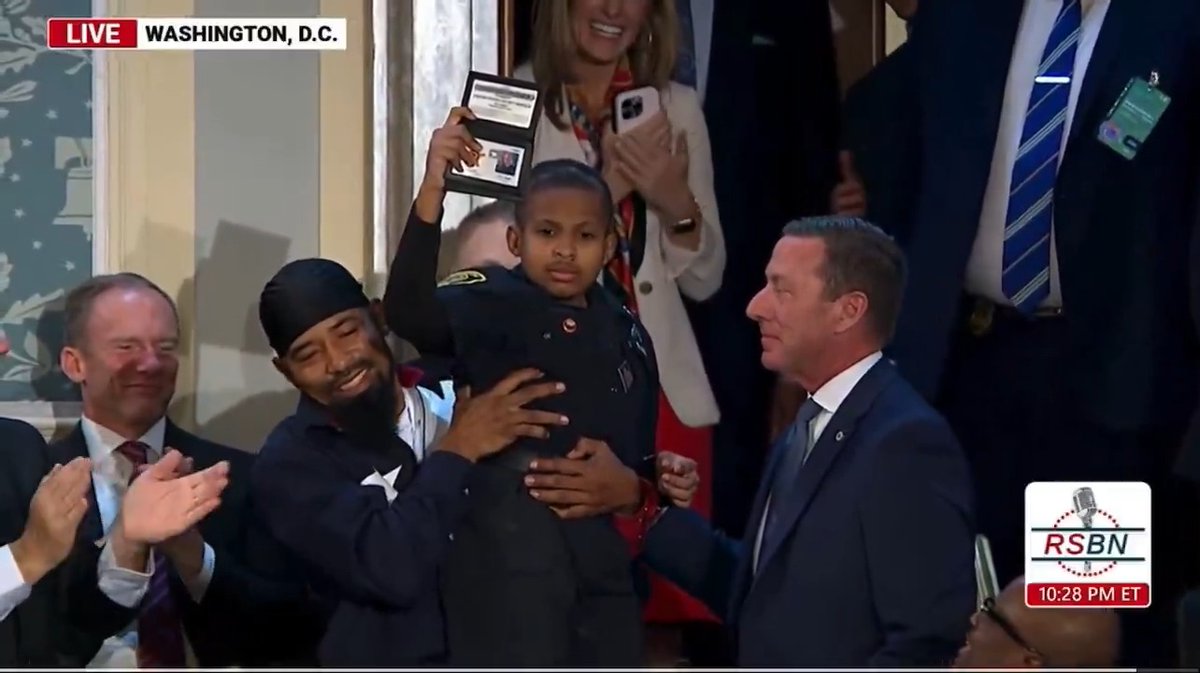 I was crying … 😭 DJ Daniel, suffering brain cancer wants to be a police officer and tonight at the #StateOfTheUnion was made an official Secret Service Agent! This was such a beautiful moment 😭😭😭