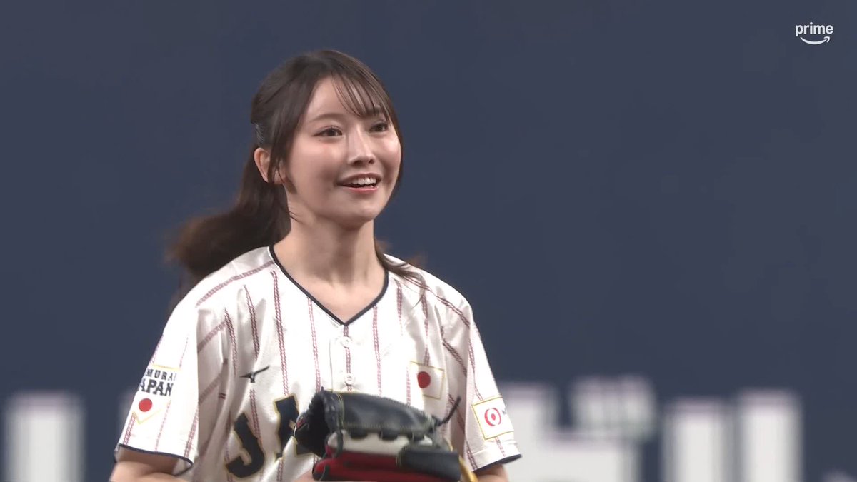 ⚾侍ジャパンシリーズ2025 日本 vs オランダ⚾ #乃木坂46 #黒見明香 さんによる始球式 大歓声の中、初の大役を務めました! 黒見さんはスペシャルゲストで プライムビデオに出演中! 詳しすぎる解説にもご注目ください。 ▼ライブ配信中 #プライムビデオで侍ジャパン