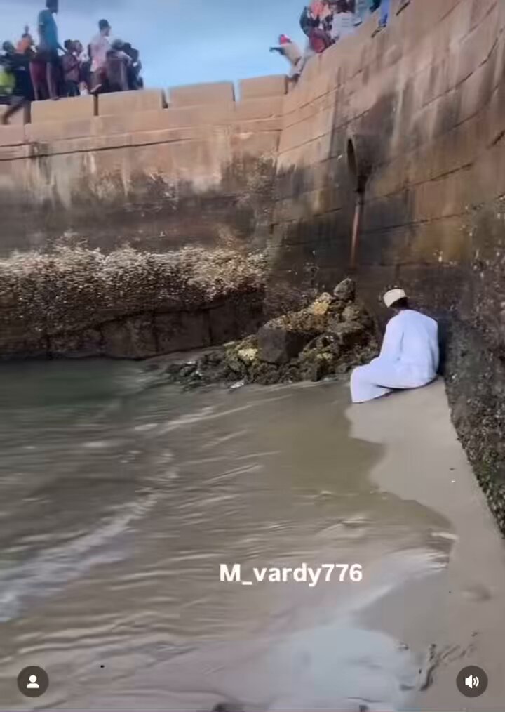عباس بن فرناس 😂