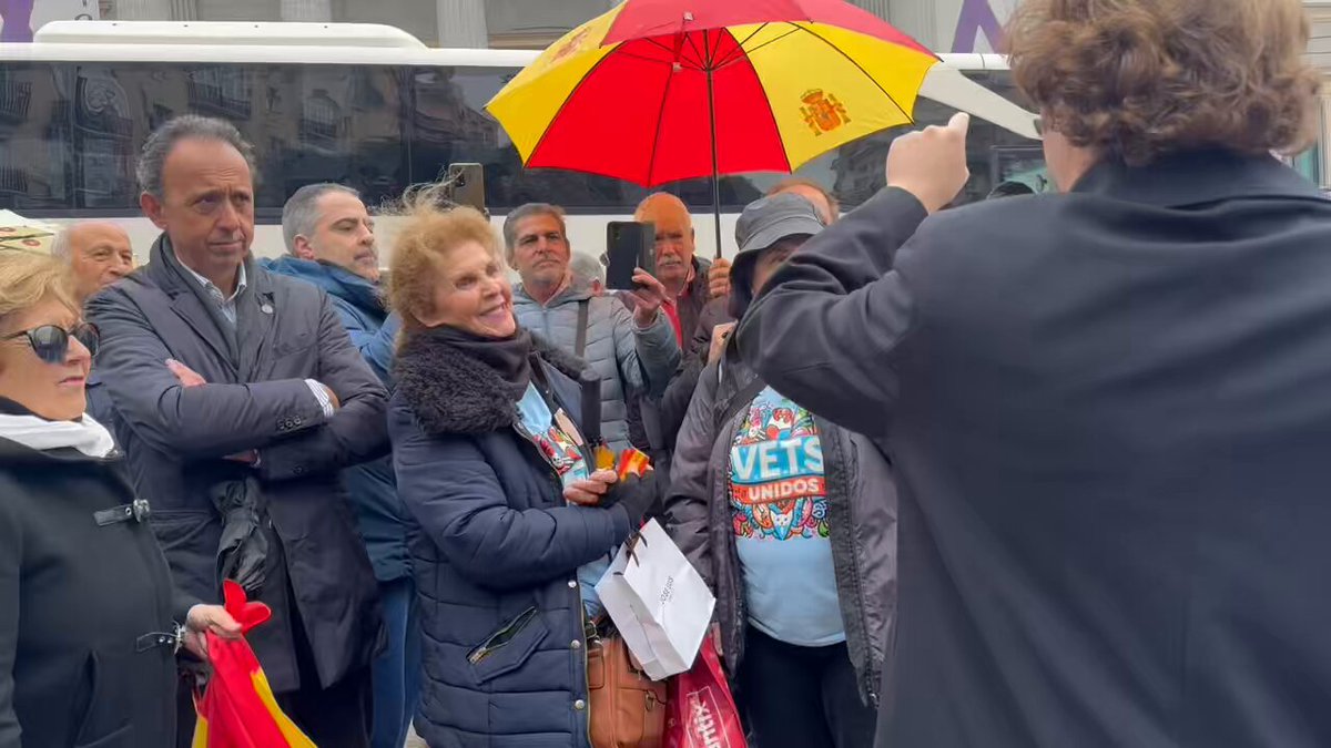 🔴GRACIAS, DE CORAZÓN Desde Periodista Digital, queremos mandar un fuerte abrazo a todos los que habéis tenido el detalle, de alzar la voz esta mañana en las puertas Congreso, por la libertad de prensa Éramos pocos, pero los mejores: ”PERIODISMO ES SEÑALAR A LOS CORRUPTOS” 👏🏿💪🏿