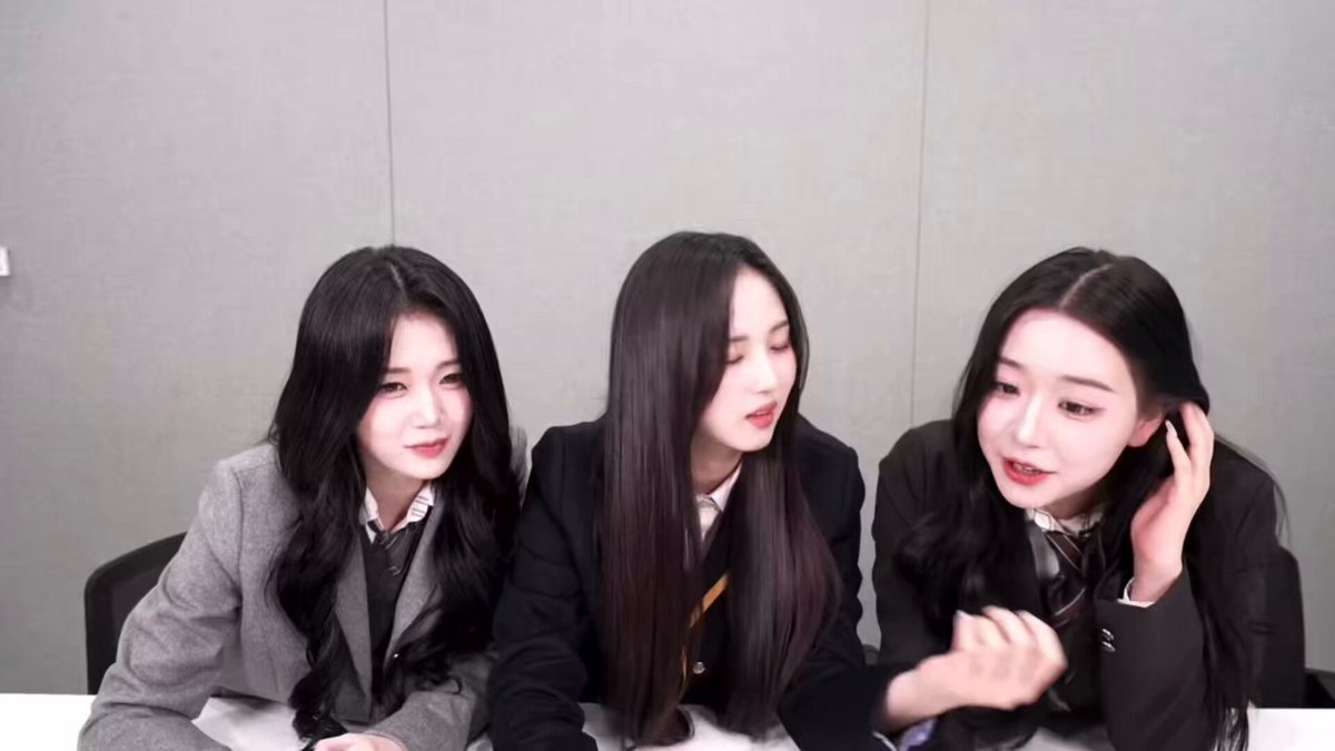 채연이가 옆사람 뽀뽀한댔대요 유빈:어우드러워 지우:유빈❤채연