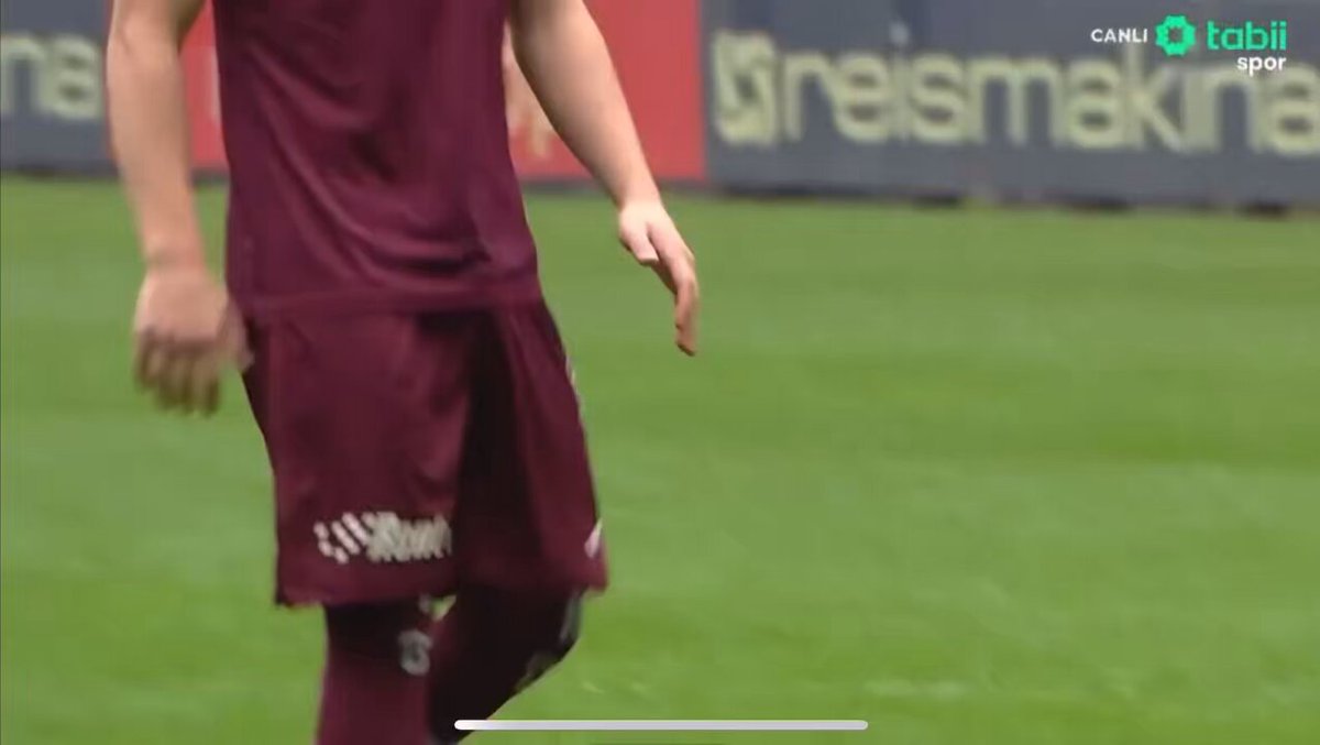 Final penaltısını PANENKA atıyor. Şehirde normal insan yok ag ajajajakqkakallaallalal