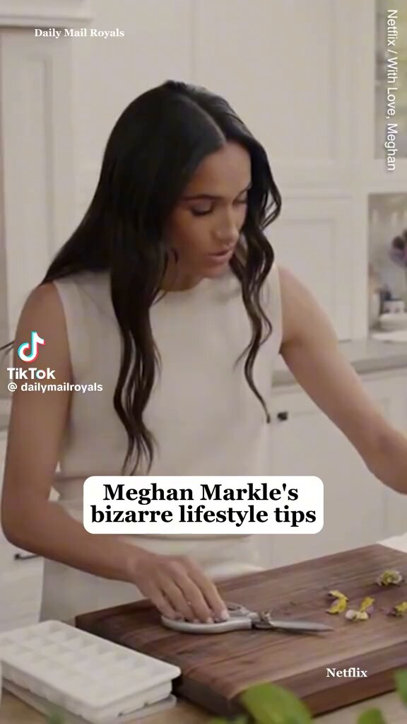 With wack “tips” like this-sparkling water in scrambled eggs? Any kind of water in eggs is vile. Idk what kind of tap water #MeghanMarkle’s been dealing with but it’s the freezing process that makes the ice cubes clear, so go off. She’s so weird. #MeghanMarkleExposed #MeghanMarkleIsAPickMe #WithLoveMeghan #MeghanMarkleIsAMoron