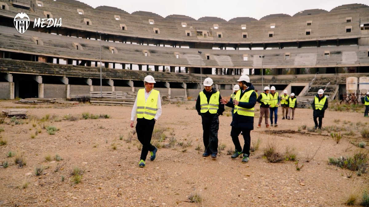 Kiat Lim visitó las obras del Nou Mestalla, futura casa del valencianismo 🏟️🦇 El nuevo presidente del Valencia CF estuvo presente en las instalaciones donde se construye el nuevo estadio, que se inaugurará en 2027 ⬇️