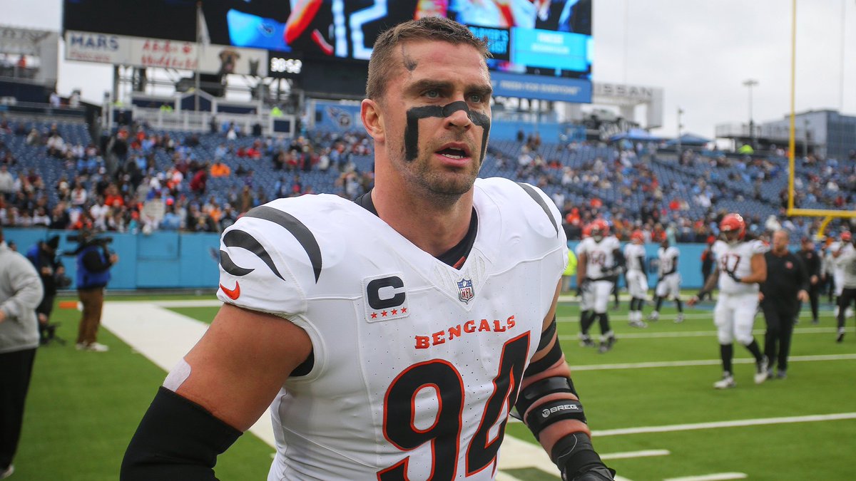 55 TFLs 38.5 sacks 1 legendary playoff TD A memorable career from the Cincinnati kid, Sam Hubbard 🐅