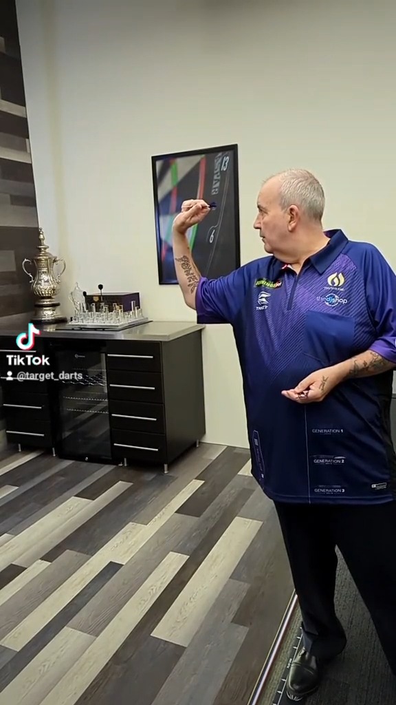 The 🐐 in slow-mo 16x World Championships in this video and there's only one man. Incredible. (Also follow us on TikTok please x) #TeamTarget