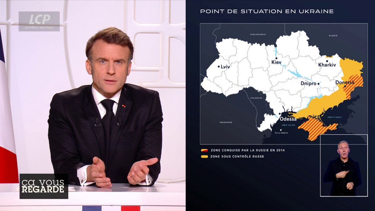 "Nous avons dès le premier jour décidé de soutenir l'Ukraine et de sanctionner la Russie, et nous avons bien fait", estime Emmanuel Macron. "C'est non seulement le peuple ukrainien qui lutte avec courage pour sa liberté, mais c'est aussi notre sécurité qui est menacée." #Ukraine