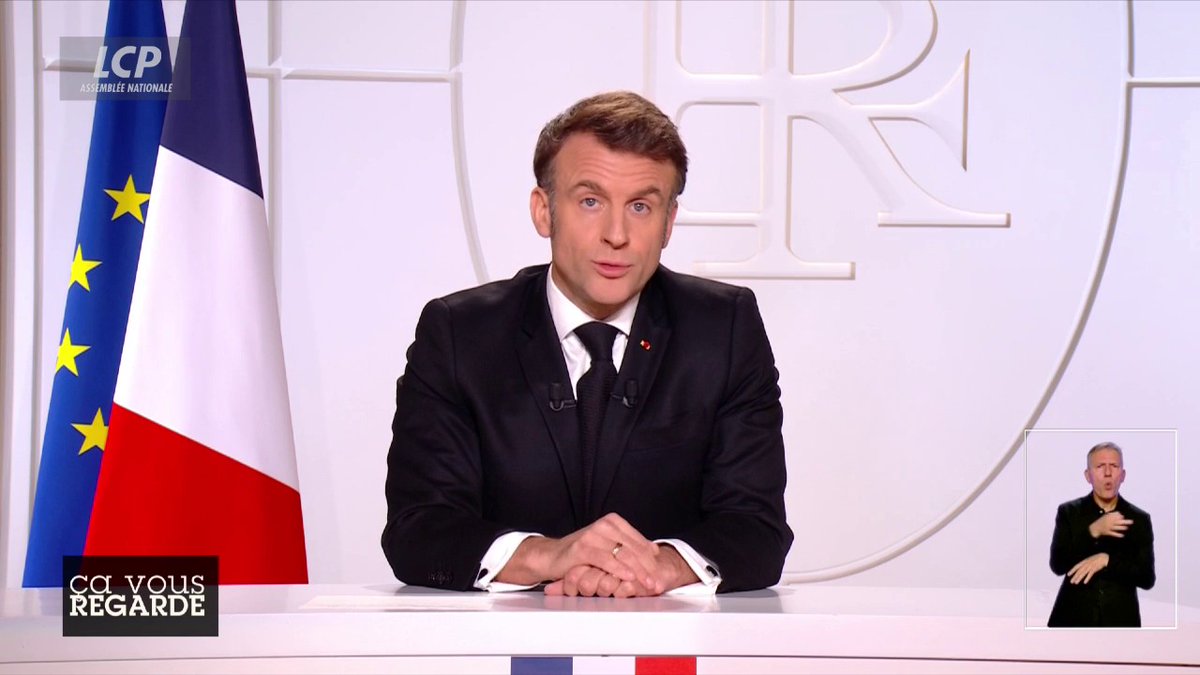 Je résume : « vous allez travailler plus et on va niquer vos services publics pour enrichir les riches parce que c’est la guerre. » Le macronisme, c’est la même phrase déclinée à l’infini. Il suffit juste de changer la fin. #Macron20h