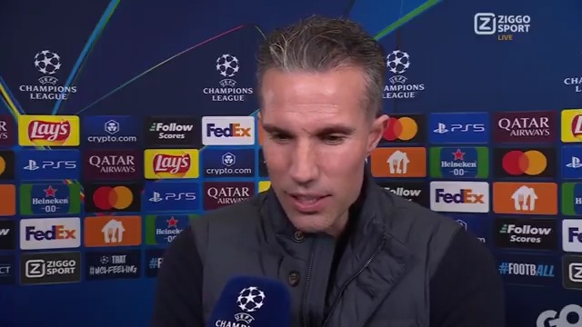 'De jongens hebben 𝐤𝐞𝐢𝐡𝐚𝐫𝐝 gewerkt' 💪 Robin van Persie is tevreden met het optreden van zijn ploeg! ✨ #ZiggoSport #UCL #FEYINT
