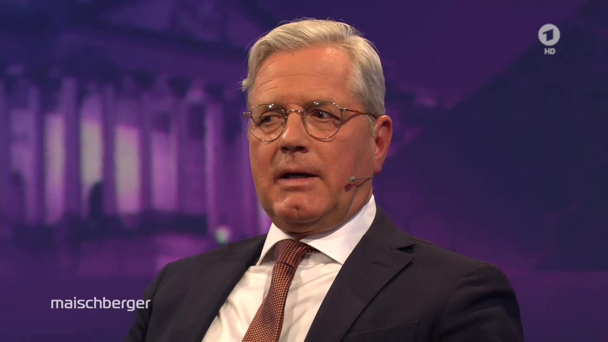 Der CDU Deutschlands-Außenpolitiker Norbert Röttgen äußert sich besorgt über die „derartige Machtzusammenballung“ von #US-Präsident Donald #Trump. Dies sei eine „wirklich gefährliche Lage in der Geschichte der amerikanischen #Demokratie“ und „historisch einzigartig“. #maischberger Das Erste