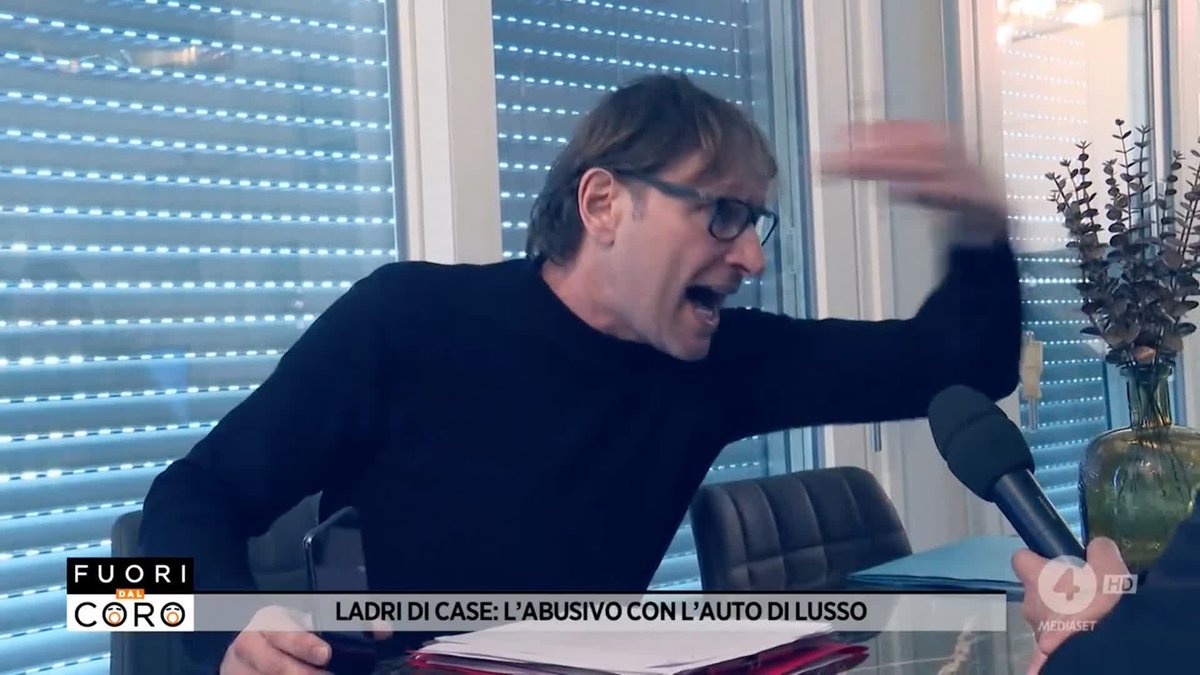 Siamo tornati da Gianluigi, l'occupante abusivo della casa di Letizia da più di un anno con un debito di 20.000 euro nei confronti della proprietaria e una macchina da 100.000 euro! L'altra volta ci aveva accolti insultandoci. Questa volta ci ha pure minacciati! #Fuoridalcoro