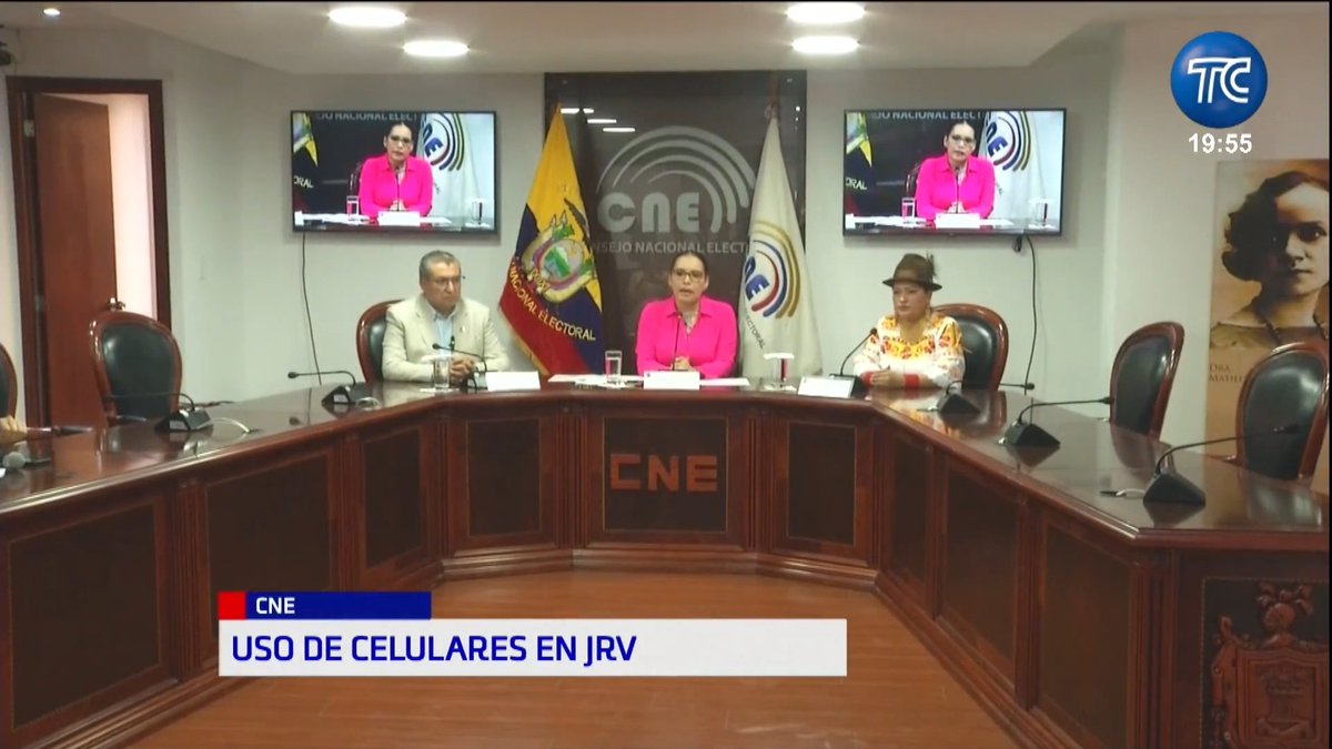 El Consejo Nacional Electoral (CNE) contaría con los votos necesarios para aprobar la prohibición del uso de celulares en las Juntas Receptoras del Voto durante la segunda vuelta electoral. Más noticias en