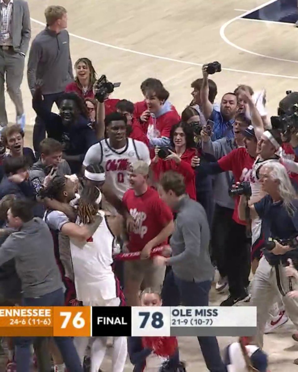 OLE MISS TAKES DOWN NO. 4 TENNESSEE 😱
