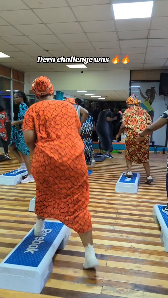 Aaaaaakiyaoo 🤣🤣🤣 Mwalimu King'ang'i says this is how ladies should be dressed kwa gym... ladies, is this true?? Ati men have recommended it worldwide!!! #MainaAndKingangi