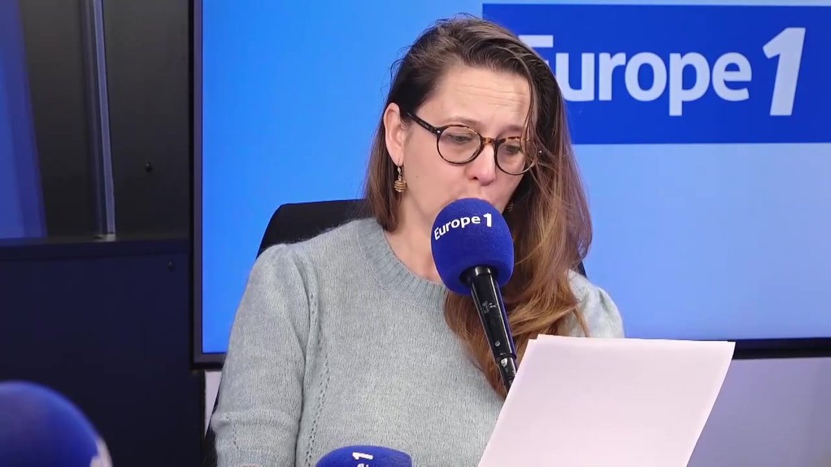 42 pages de nomenclatures détaillées à l'extrême, jusqu'aux schémas de vissage pour... La nouvelle norme des panonceaux d'hôtels de tourisme. La France qui ne laisse rien au hasard (et qui dépense un fric fou en délires inutiles).