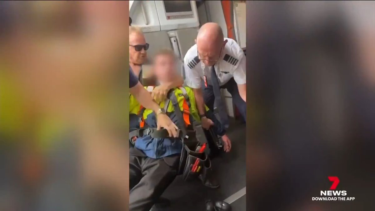 A young man armed with a shotgun and knives has attempted to board Jetstar flight at Avalon Airport