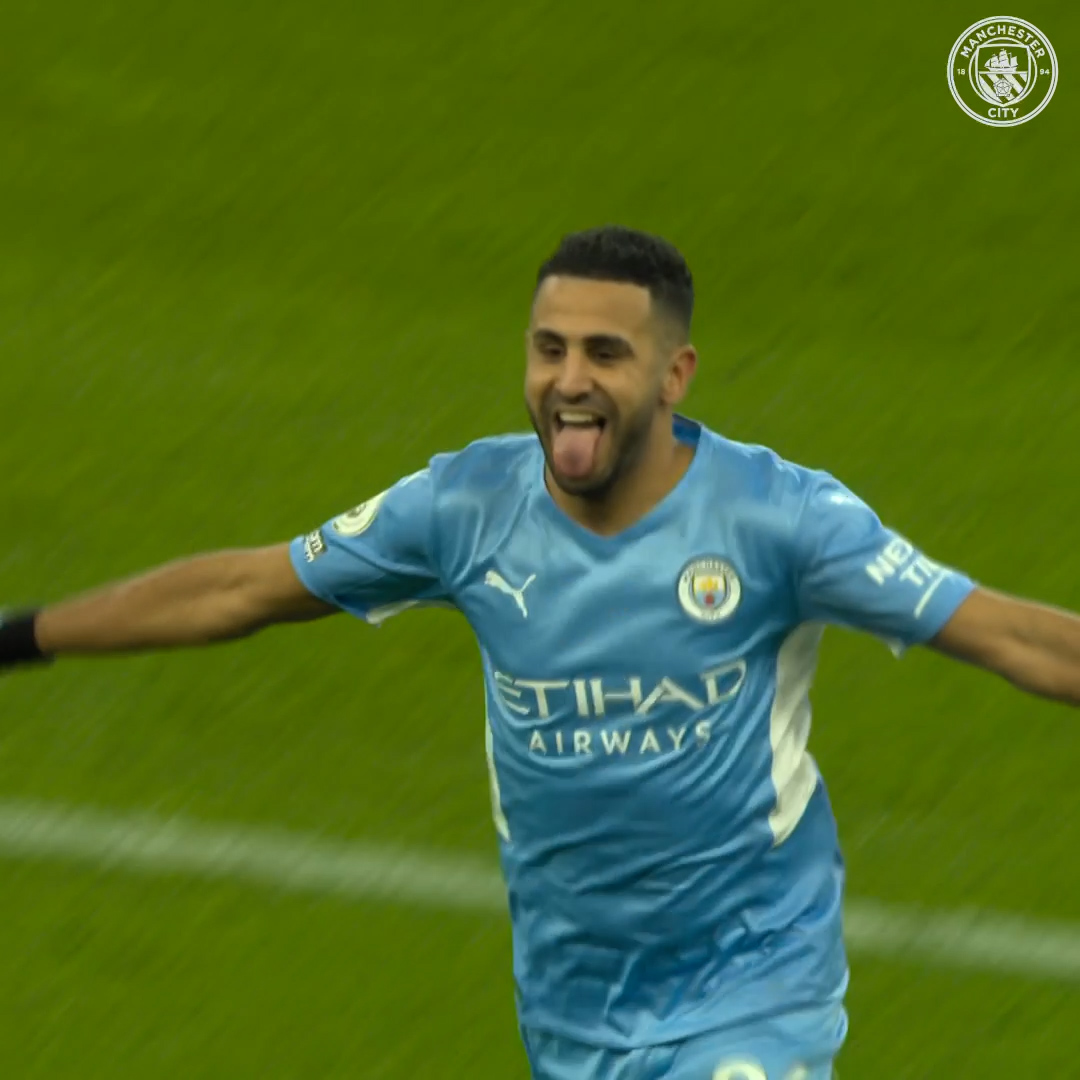 ⚽️⚽️ Kevin De Bruyne ⚽️⚽️ Riyad Mahrez All four goals from our win over United, three years ago today 😮‍💨👇