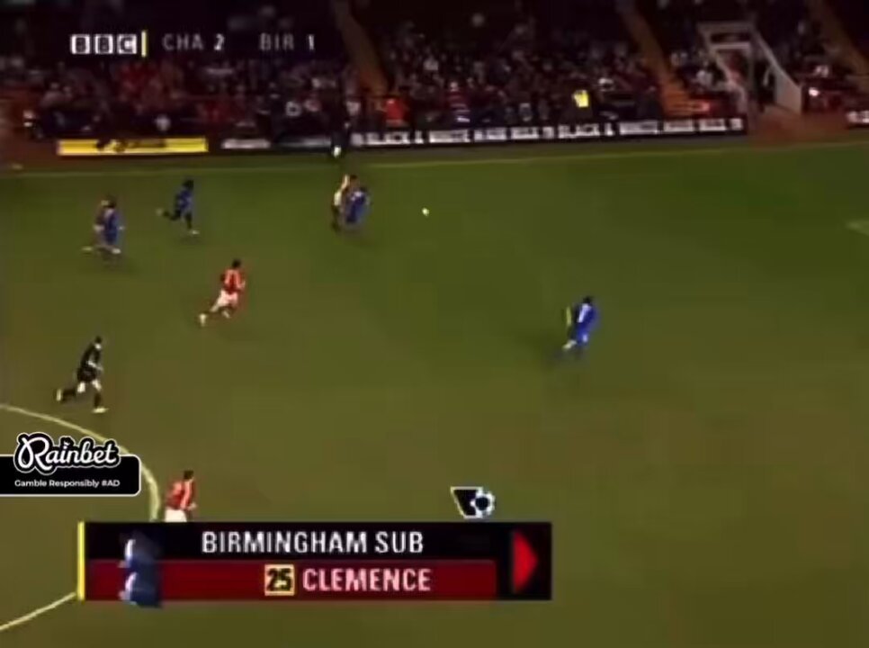 Yeah, Tyrone Mings’ clearance the other night was good but have you ever seen a clearance as precise and accurate as this?🤏 I present the greatest clearance of all time by Oliver Tebily😮‍💨