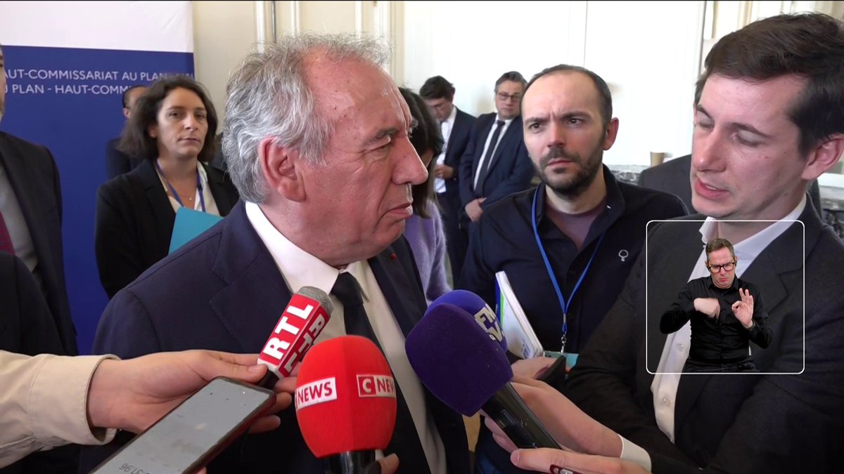 La seule chose qu’on voudrait que Bayrou nous dise, c’est pourquoi il a menti à l’Assemblée pour cacher sa complicité avec les bourreaux pédophiles de Bétharram mais il parle de tout sauf de ça Démissionne !