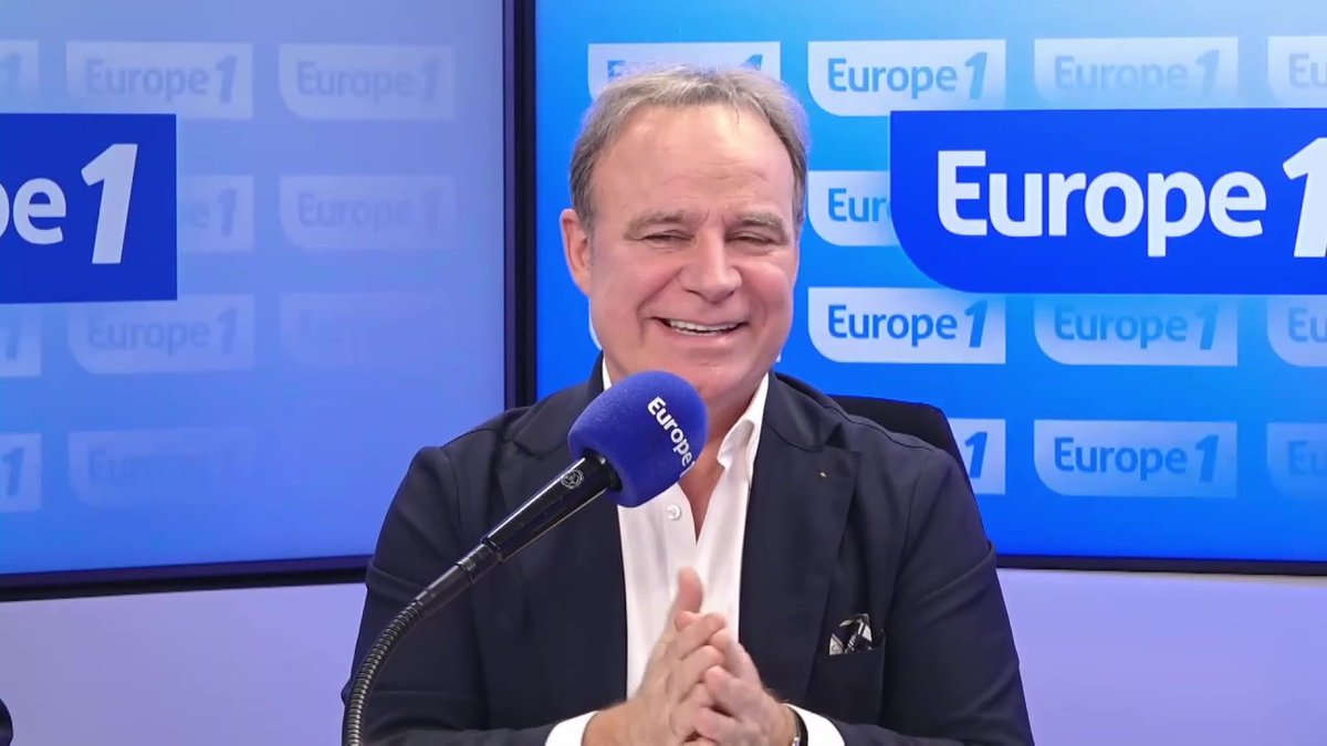« Je me demande si Emmanuel Macron ne cherche pas à créer le chaos, parce qu’il ne lui reste plus que deux ans. Vous savez, en période de guerre, un président peut rester », réagit Cyril Hanouna dans #OMSLT sur #Europe1.