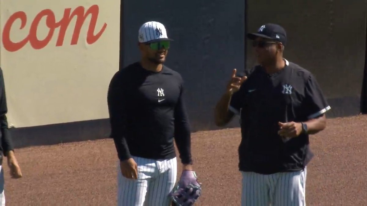The great Bernie Williams coaching up Jasson Domínguez.