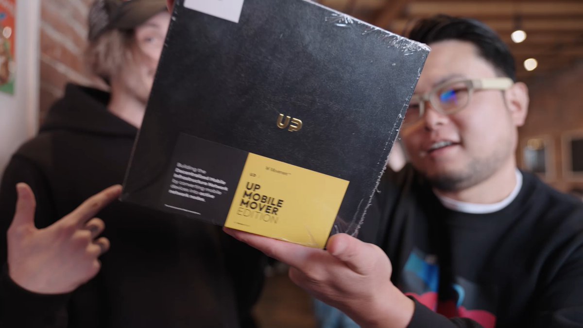 Movement phone reveal 👀 Looks good, Up Network 🤖 ⛓!