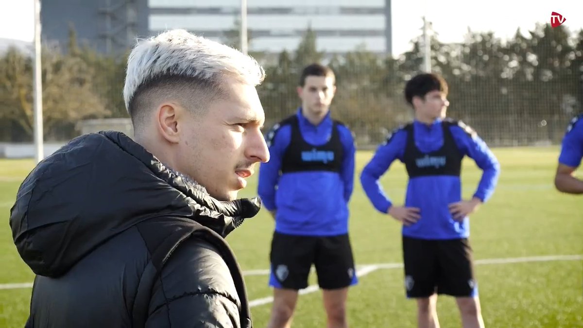 👨🏫🪄 Nuestros canteranos tuvieron la suerte de compartir un entrenamiento con Bryan Zaragoza. Un profesor fantástico para perfeccionar el regate, el uno contra uno y muchas otras situaciones de ataque. ¡Fue un lujo trabajar en esta sesión contigo, Bryan Zaragoza!