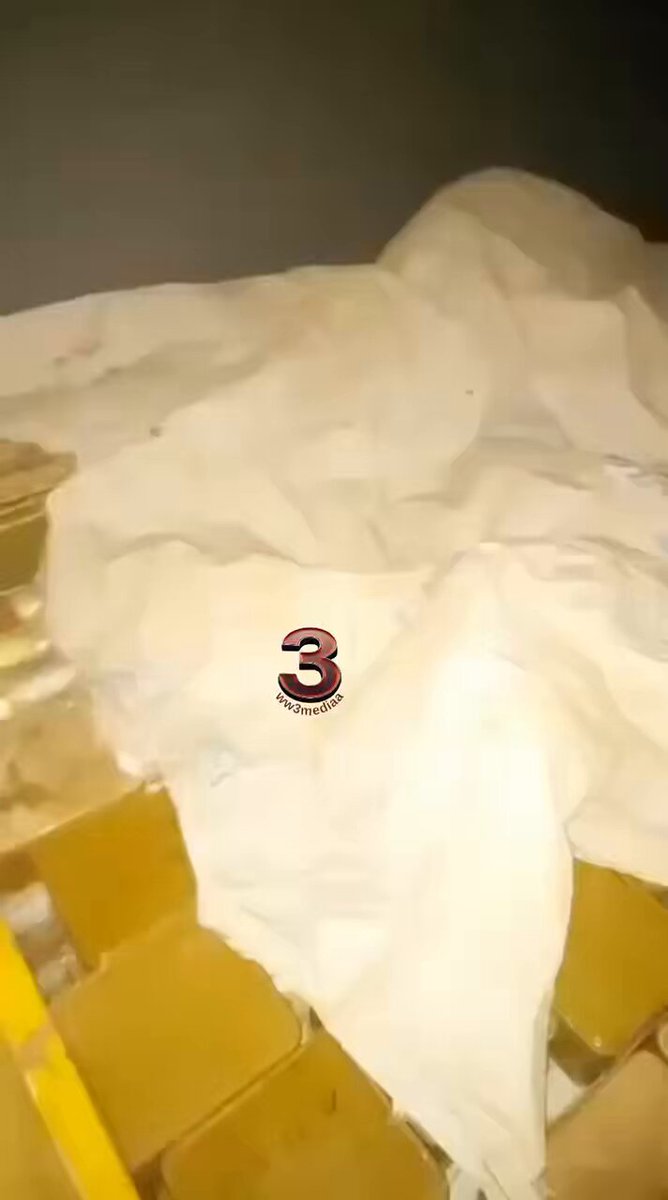 🚨#SONDAKİKA Suriye ordusu, PKK/YPG’li teröristlerin Esad rejiminin kalıntılarına gönderdiği çok sayıda silah ve mühimmatı ele geçirdi.