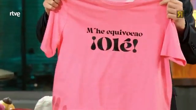 «M'he equivocao ¡Olé!» “Por dentro estaba rota por lo que había pasado” Y luego al revés, todo lo contrario, la gente estaba a tope con Rosa y nunca ha dejado de ser Rosa de España #LaRevuelta Rosa López