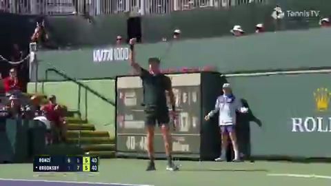 Jenson gets the ❤️ on Stadium 3 🙌 Home hope Jenson Brooksby locks in his first tour-level win since January 2023, outlasting Bonzi in three sets 1-6 7-5 7-5! BNP Paribas Open | #TennisParadise