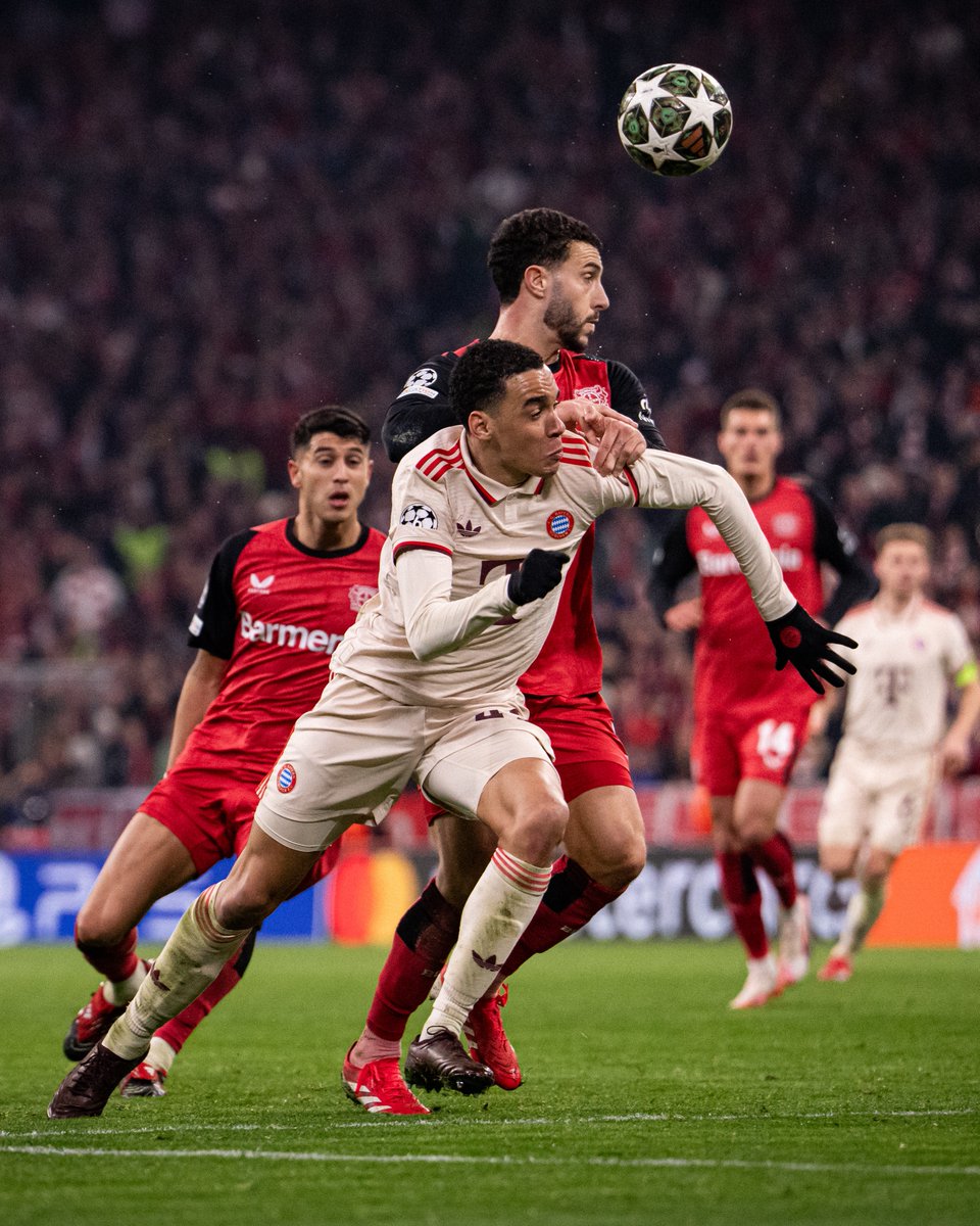𝐇𝐄. 𝐈𝐒. 𝐇𝐈𝐌. 🤯 Dieser Touch ist nicht von dieser Welt! 🪄 #FCBB04 #MiaSanMia #UCL Jamal Musiala
