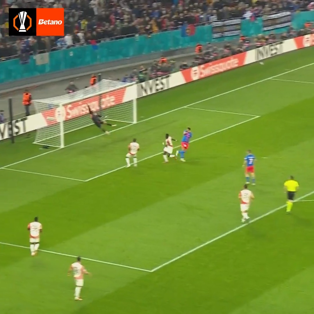 🤯 Outstanding saves from Butland, Vicario and more... Who made the best stop? 🧤 #UELsaves | Betano Portugal 🔞