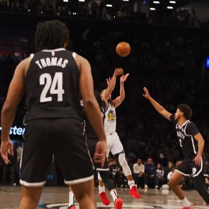 Mid-court magic, Curry style
