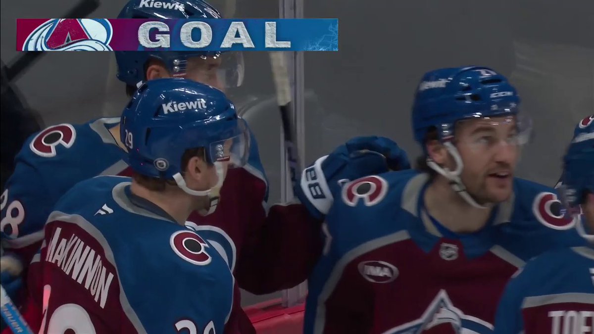 AVS BUZZER BEATER 🚨 This passing sequence on the power play is nuts. 📺: ESPN ➡️