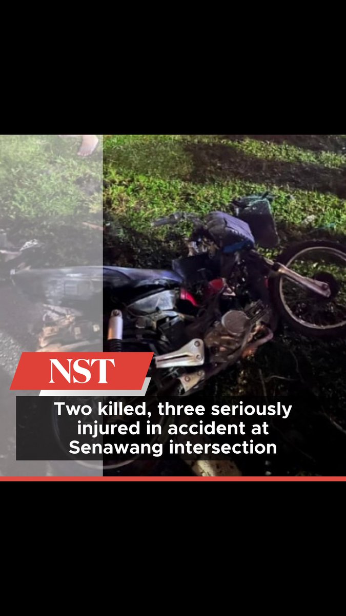 #NSTTV Preliminary investigations revealed that the accident occurred when an 18-year-old man, driving a Honda Jazz with a 17-year-old male passenger, was travelling from Senawang towards Paroi.