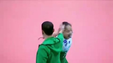 Exactly 5 years ago when Tin Tiamzon finished with a triple double for her last game as a Lady Spiker 🥹💚🏹 ▪️17 pts ▪️12 exc rcp ▪️11 exc digs She also received her first and last high five from CRDJ! 🥺