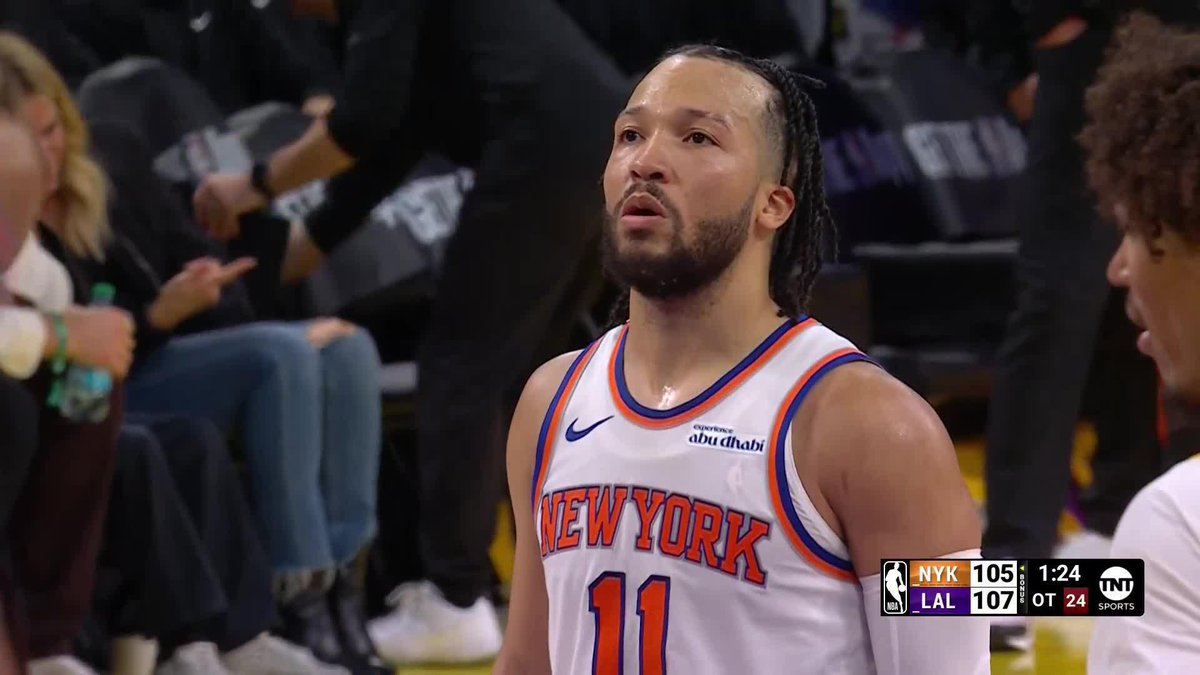 Brunson hits 2 CLUTCH FTs to tie the game in OT after rolling his ankle on the drive 🙏