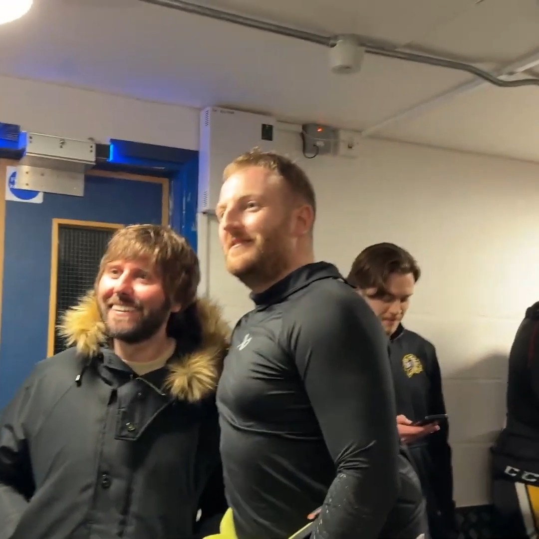 🗣️ "It's absolutely brilliant, so good!" 🤩 We think UK ice hockey has another huge fan in The Inbetweeners star and renowned actor James Buckley 🙌 🎥 YT/At Home With The Buckleys